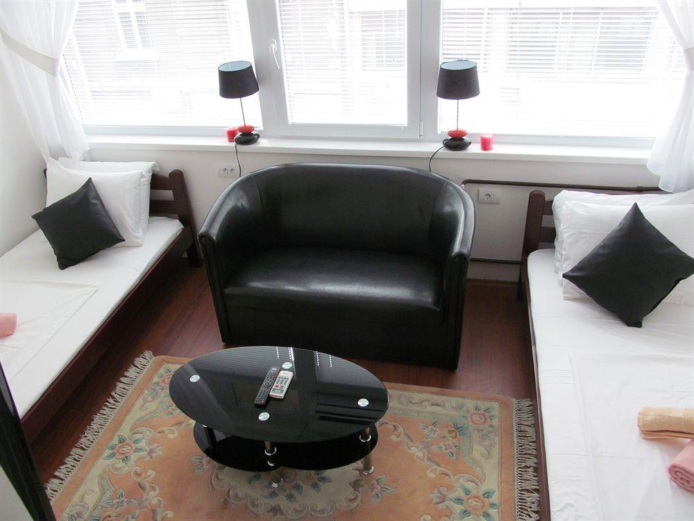 Downtown Apart Hotel Bane Белград Екстериор снимка