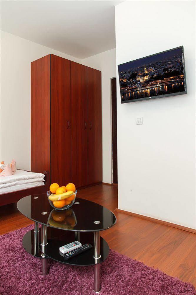 Downtown Apart Hotel Bane Белград Екстериор снимка