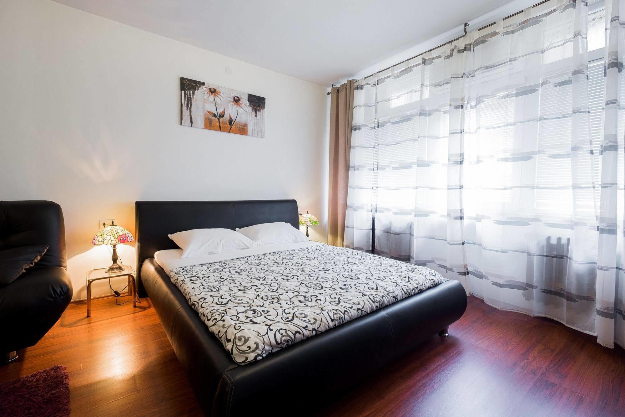 Downtown Apart Hotel Bane Белград Екстериор снимка